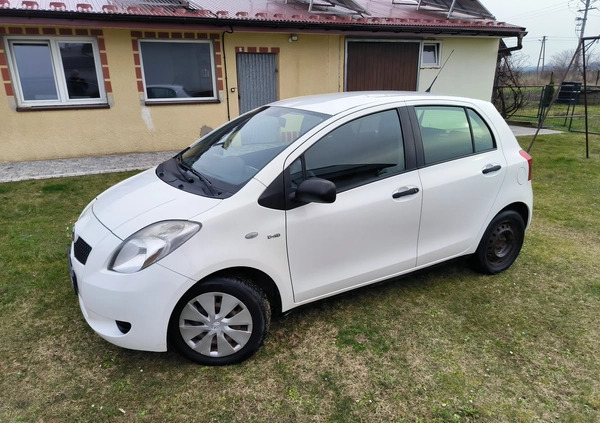 Toyota Yaris cena 7999 przebieg: 390000, rok produkcji 2008 z Chełm małe 172